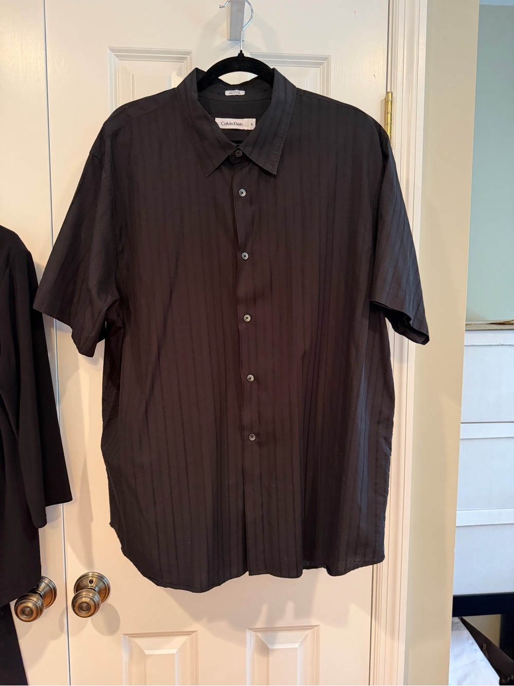 Calvin Klein Men's Black Short-Sleeve Textured Button-Down Shirt